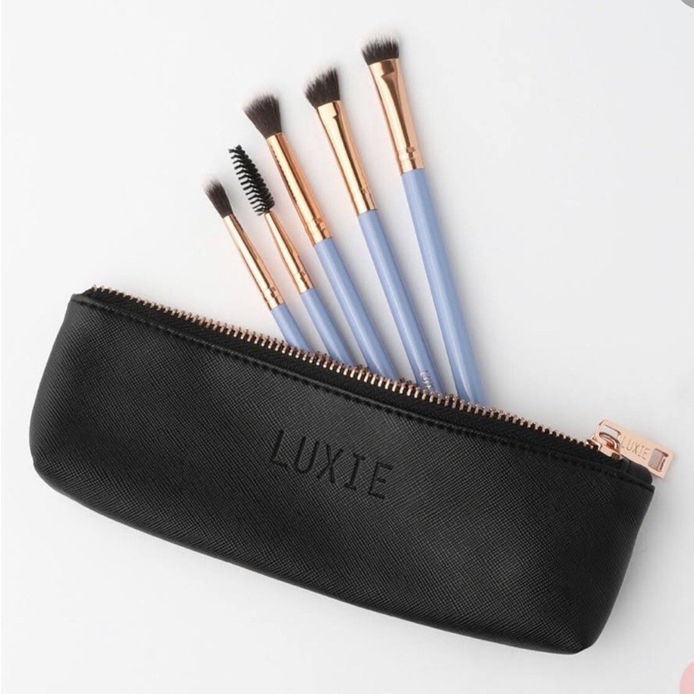 Luxie Blue and Rose Gold Brush Set with Black Case